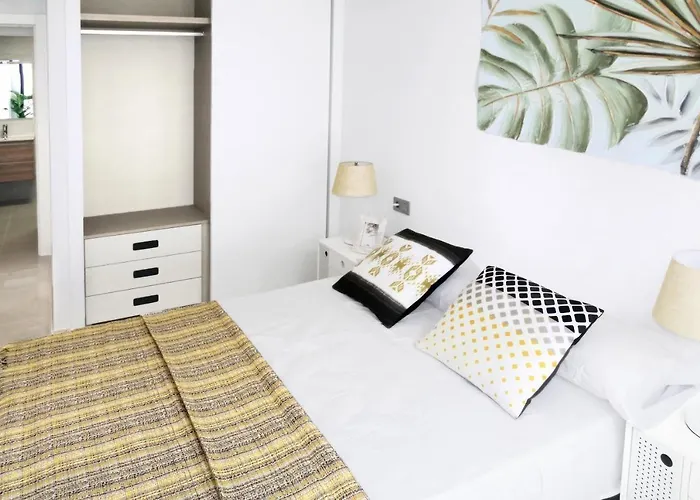 Апартаменти Your Spain C18